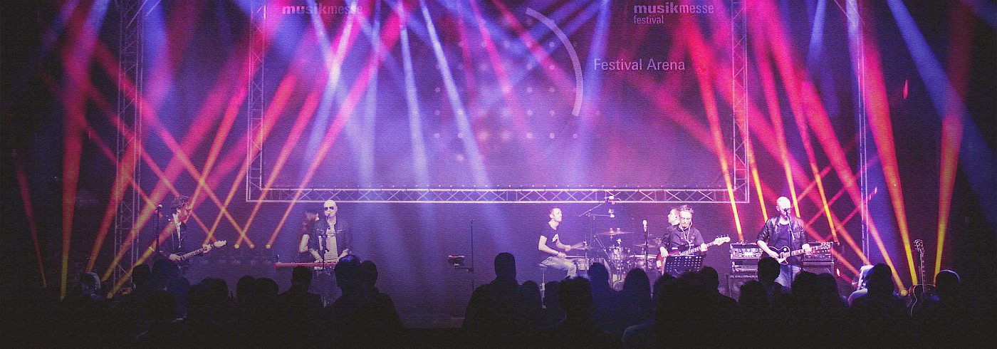 Messe Frankfurt - Festival Arena zur Musikmesse im Zirkuszelt - Veranstaltungstechnik